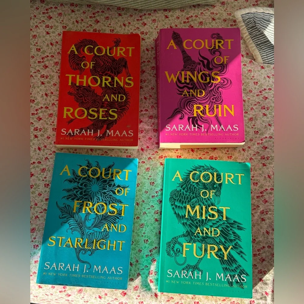 ACOTAR Books - A Court of Thorns and Roses paperback books - Picture 1 of 3
